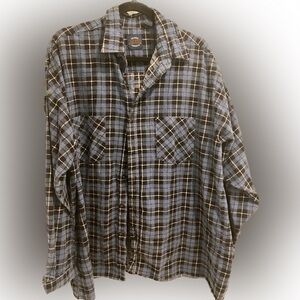 Men blue, black and white plaid flannel size XL